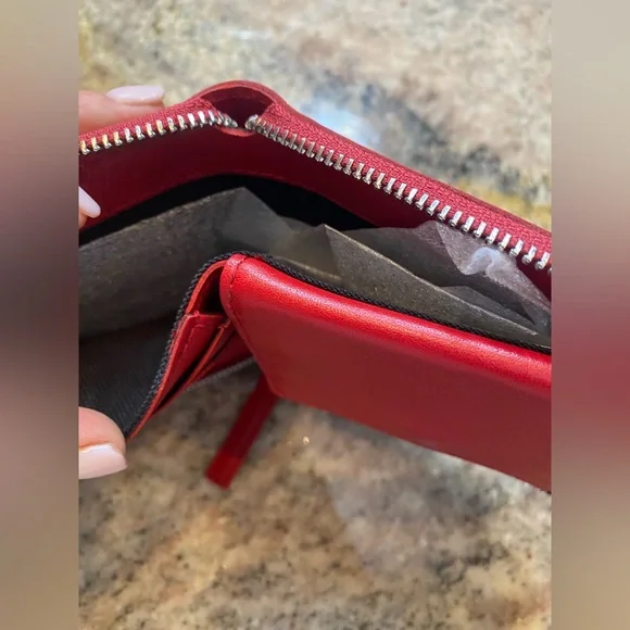 Madewell Essential Zip Wallet in Red - Picture 8 of 9